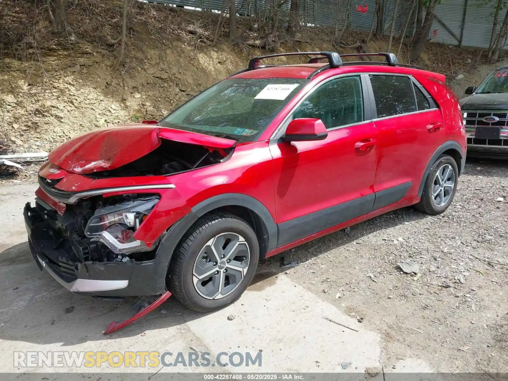 2 Photograph of a damaged car KNDCP3LE7R5133632 KIA NIRO 2024