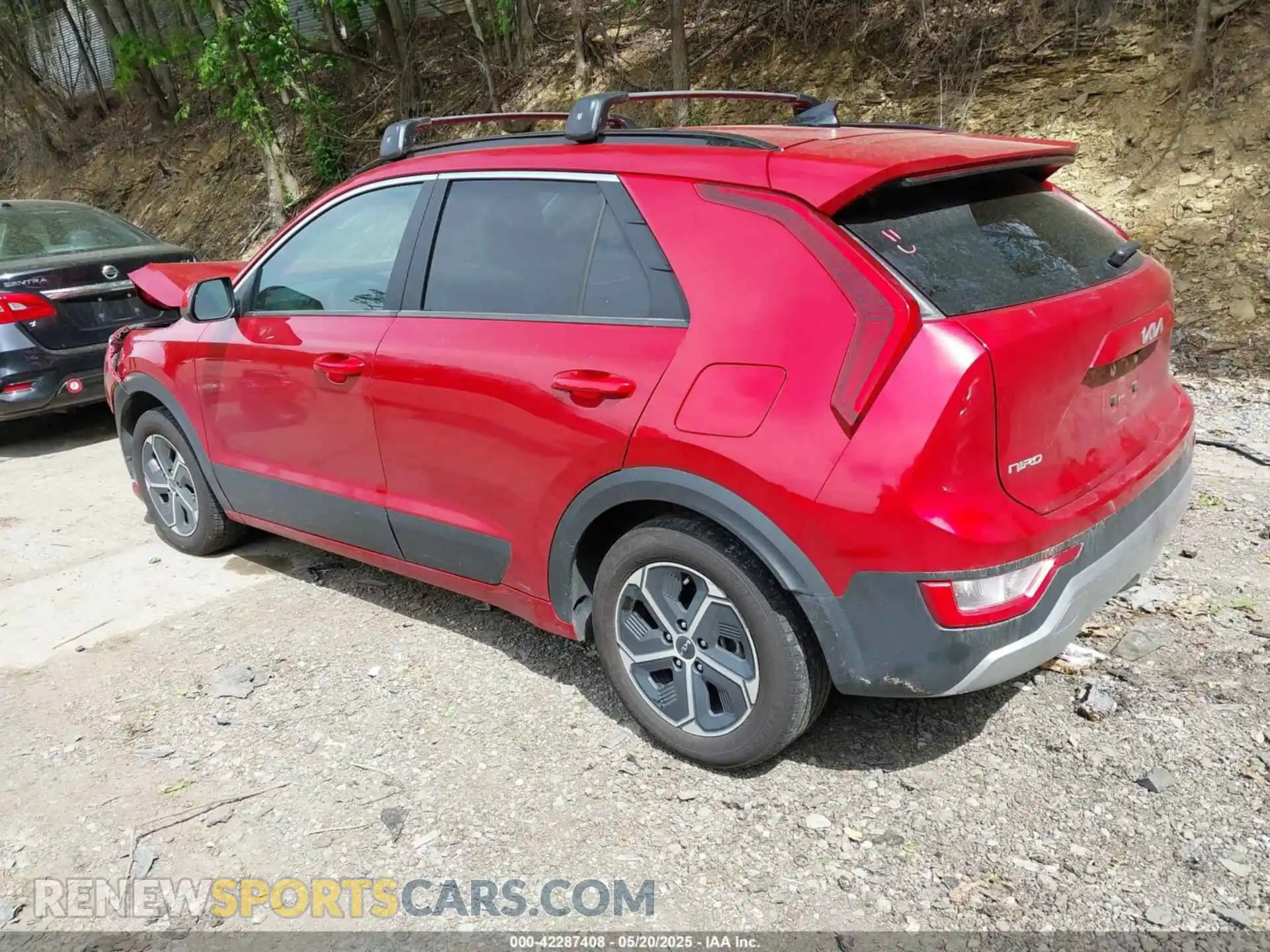 3 Photograph of a damaged car KNDCP3LE7R5133632 KIA NIRO 2024