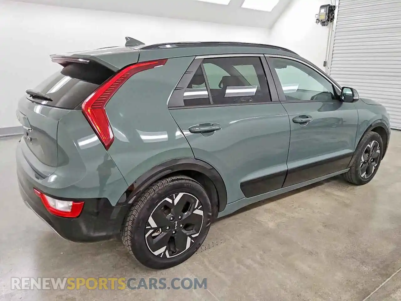 3 Фотография поврежденного автомобиля KNDCR3L14R5113071 KIA NIRO 2024