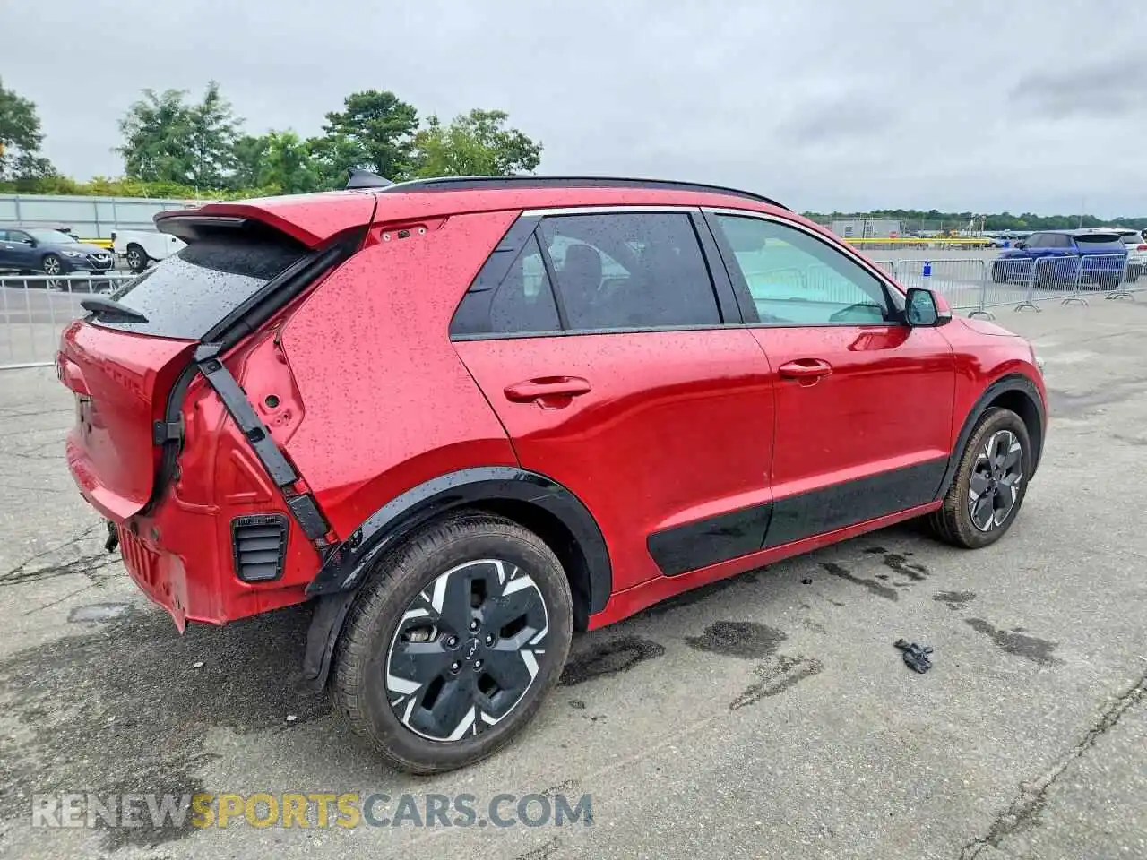 3 fotografías del automóvil dañado KNDCR3L14R5122093 KIA NIRO 2024