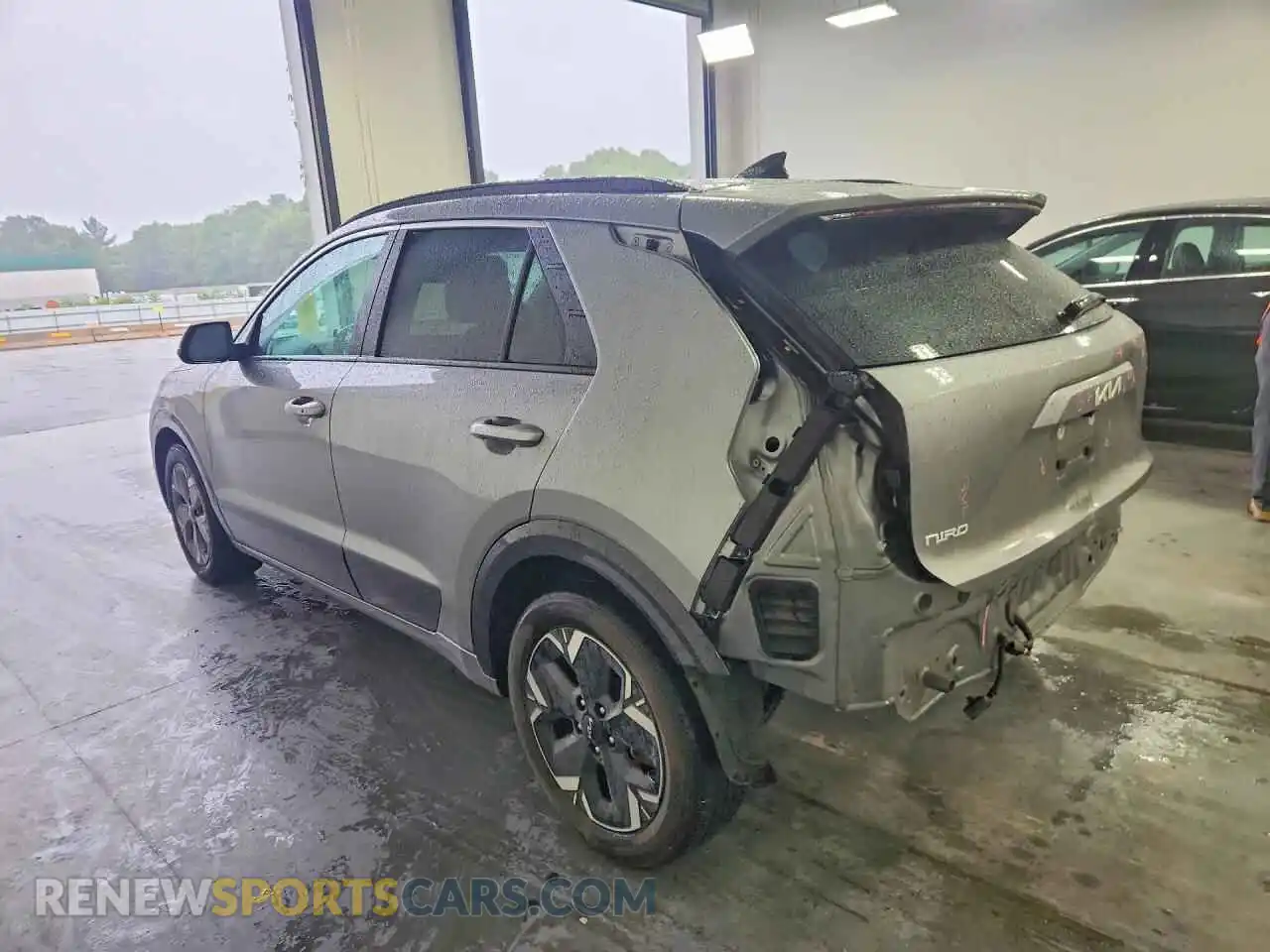 2 fotografías del automóvil dañado KNDCR3L16R5112116 KIA NIRO 2024
