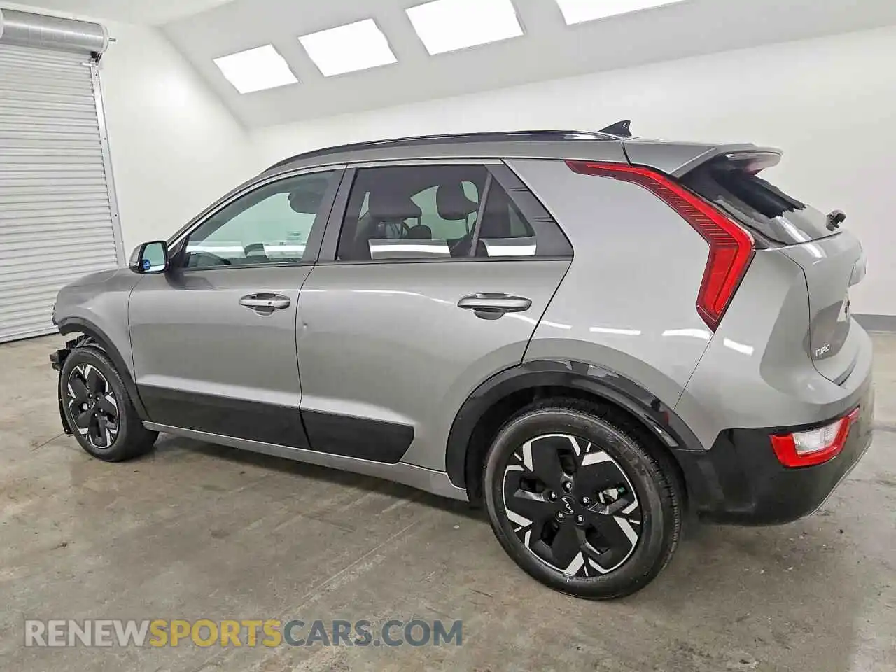 2 Photograph of a damaged car KNDCR3L16R5115923 KIA NIRO 2024