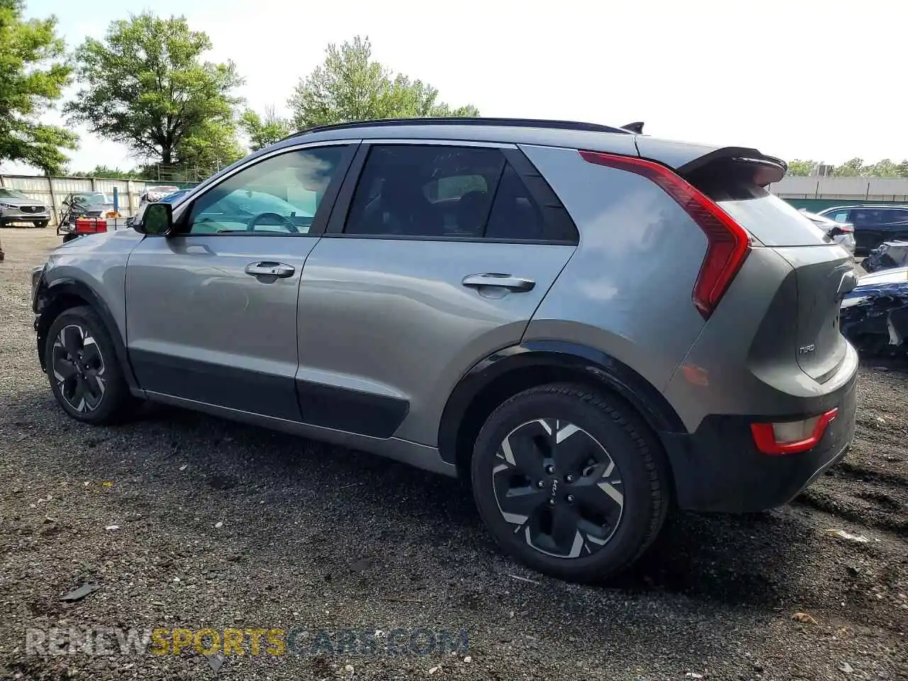 2 fotografías del automóvil dañado KNDCR3L19R5112126 KIA NIRO 2024