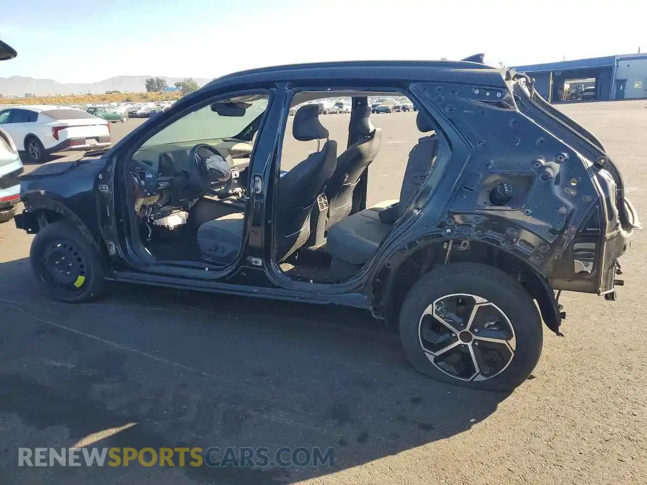 2 fotografías del automóvil dañado KNDCR3LE0R5172539 KIA NIRO 2024
