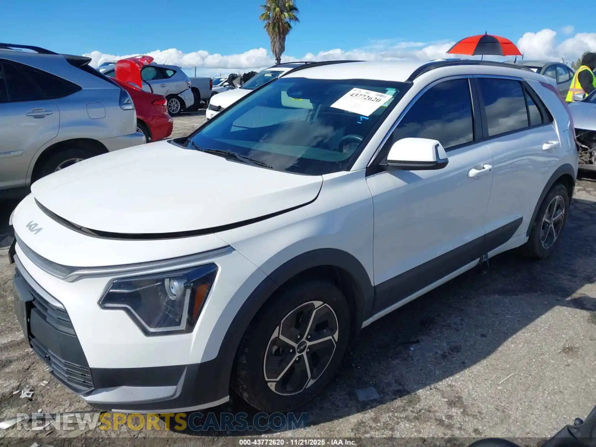 2 Photograph of a damaged car KNDCR3LE1R5132020 KIA NIRO 2024