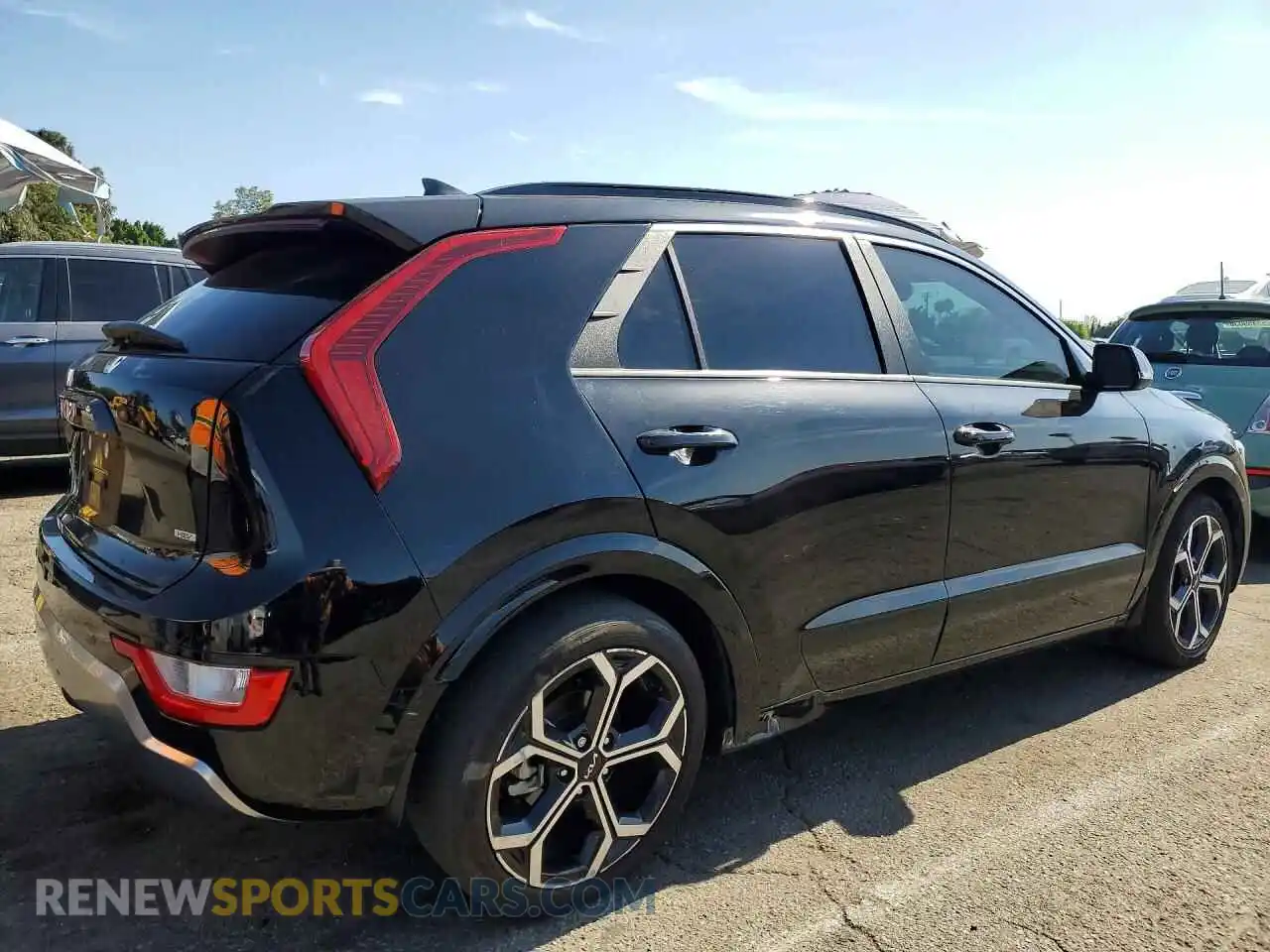 3 Photograph of a damaged car KNDCR3LE2R5128431 KIA NIRO 2024