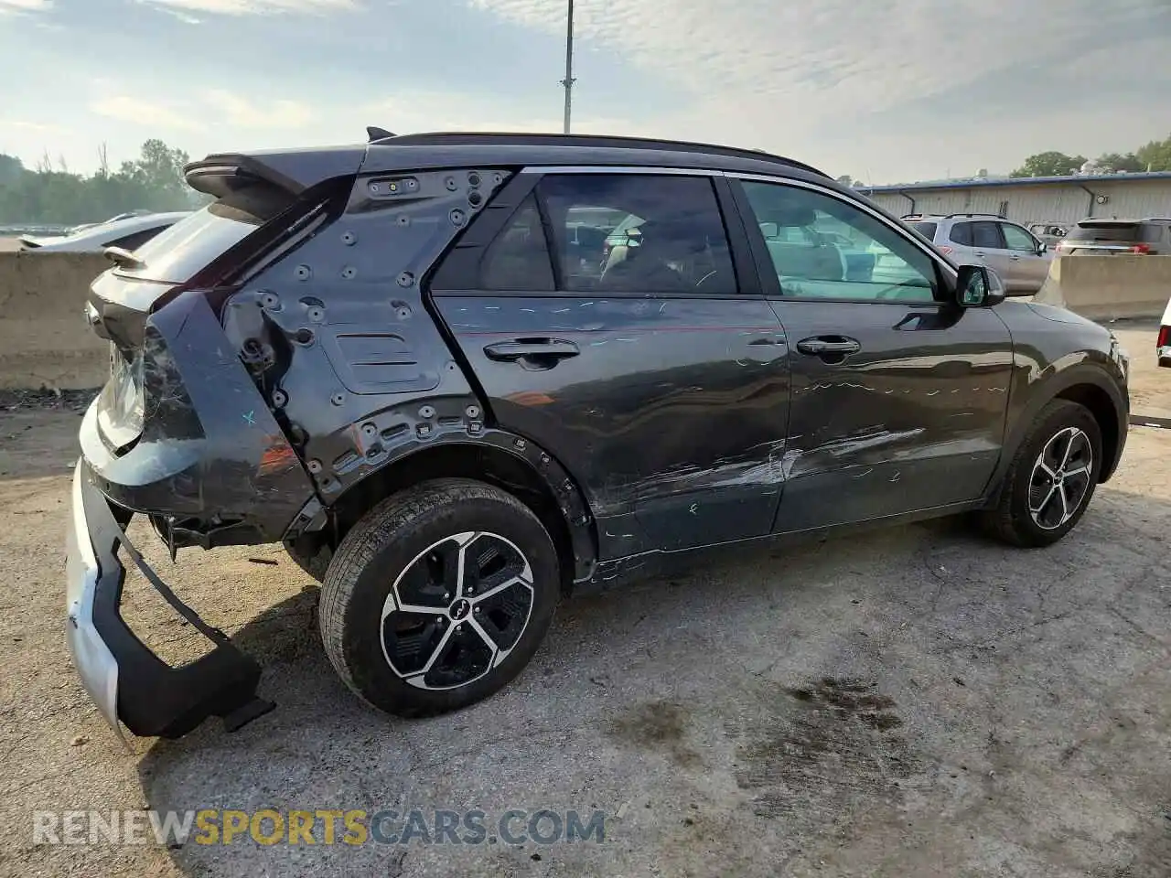 3 fotografías del automóvil dañado KNDCR3LE4R5162497 KIA NIRO 2024