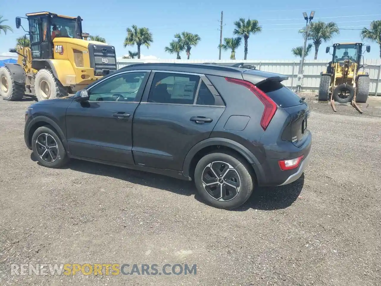 2 fotografías del automóvil dañado KNDCR3LE8R5179500 KIA NIRO 2024