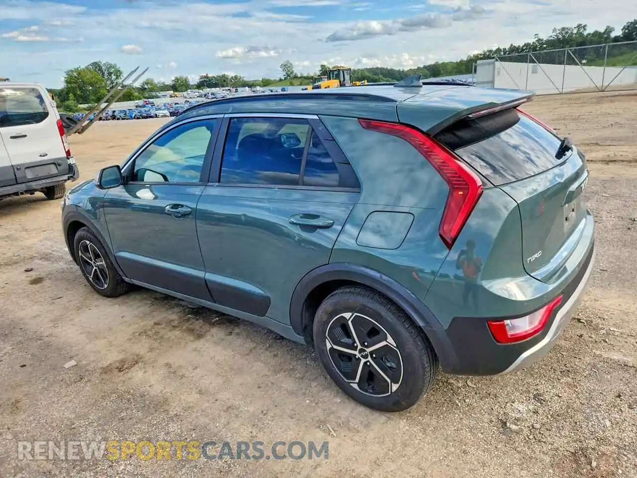 2 fotografías del automóvil dañado KNDCS3LF4R5162528 KIA NIRO 2024
