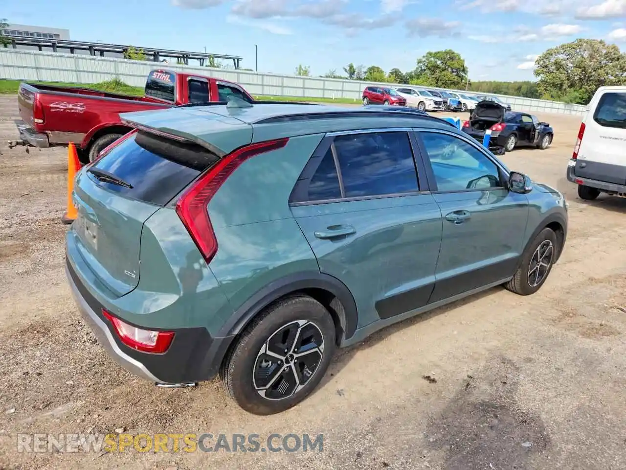 3 fotografías del automóvil dañado KNDCS3LF4R5162528 KIA NIRO 2024