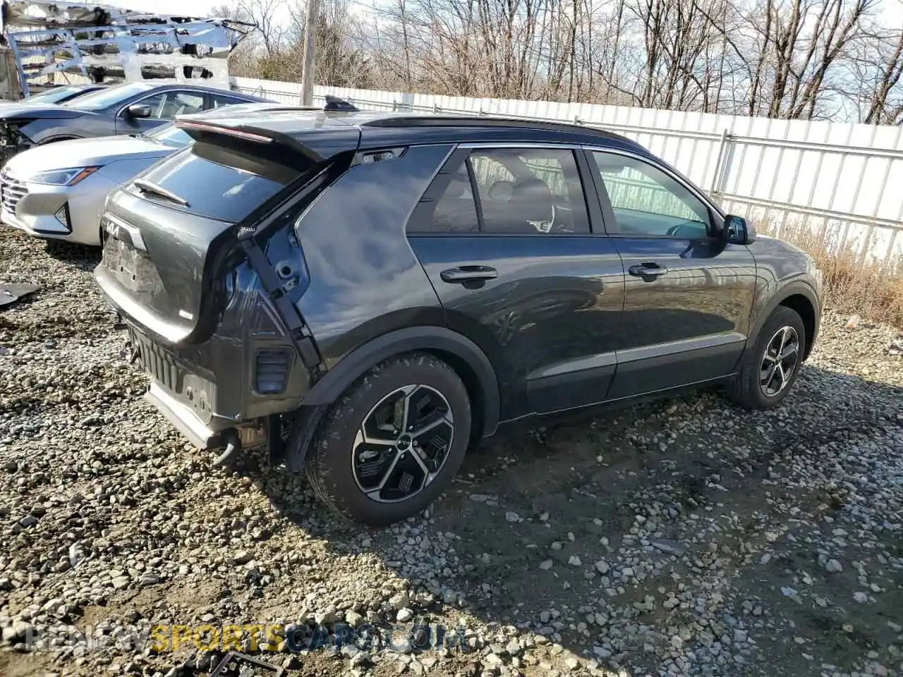 3 Photograph of a damaged car KNDCP3LE3S5215136 KIA NIRO 2025