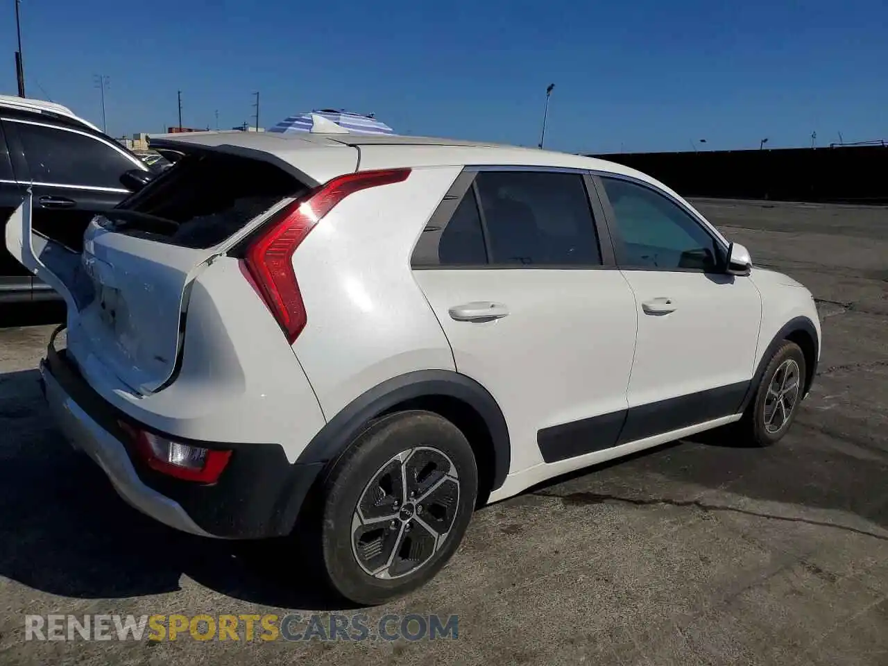 3 Photograph of a damaged car KNDCP3LE4S5274096 KIA NIRO 2025