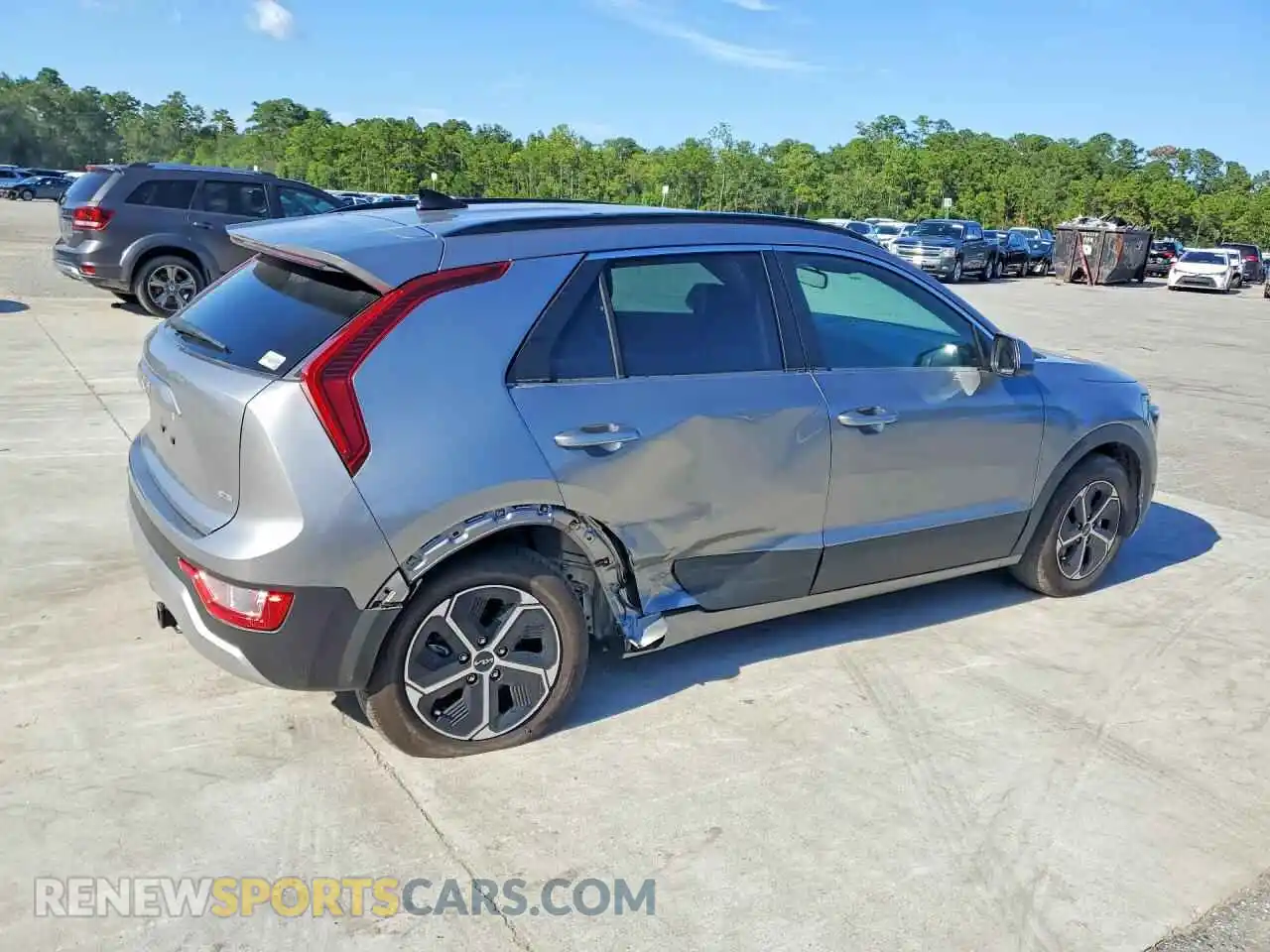 3 Photograph of a damaged car KNDCP3LE5S5246405 KIA NIRO 2025