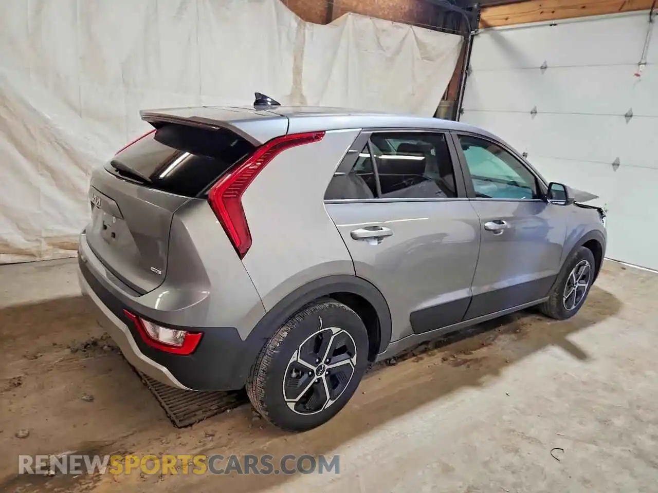 3 Photograph of a damaged car KNDCP3LE5S5255590 KIA NIRO 2025