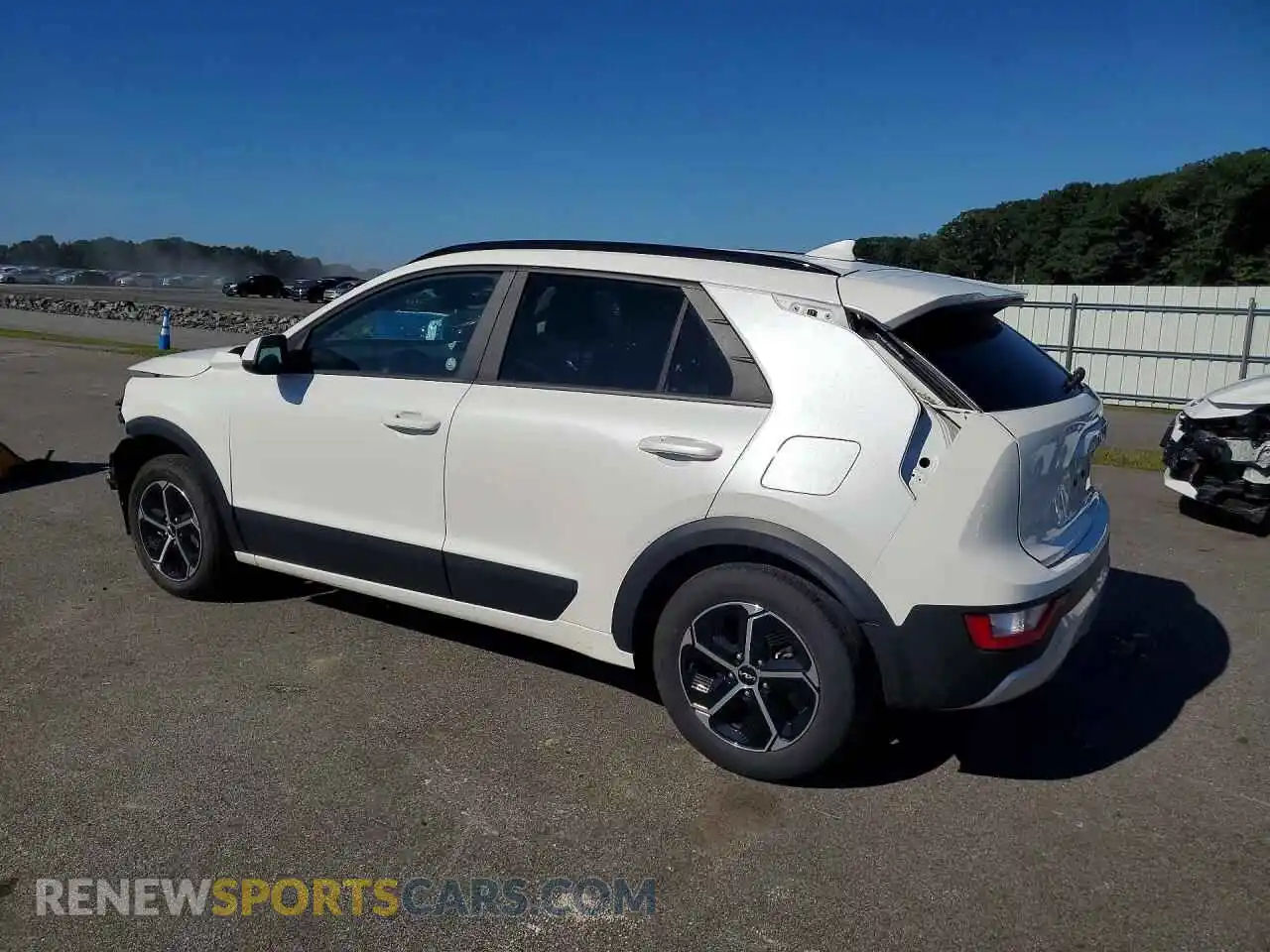 2 Photograph of a damaged car KNDCP3LE9S5289760 KIA NIRO 2025