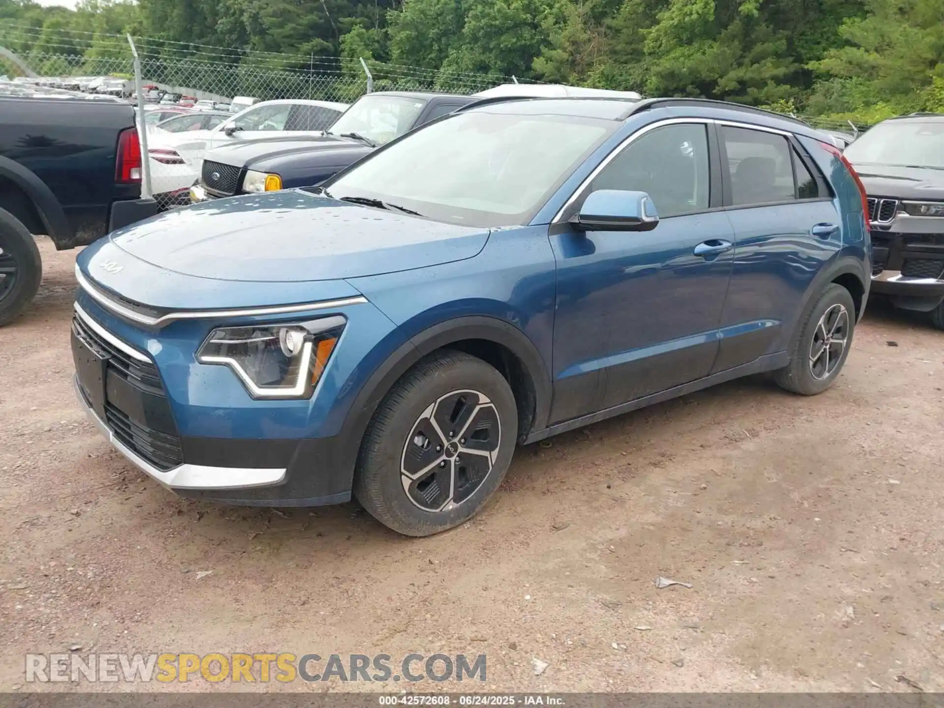 2 Photograph of a damaged car KNDCR3LEXS5268832 KIA NIRO 2025