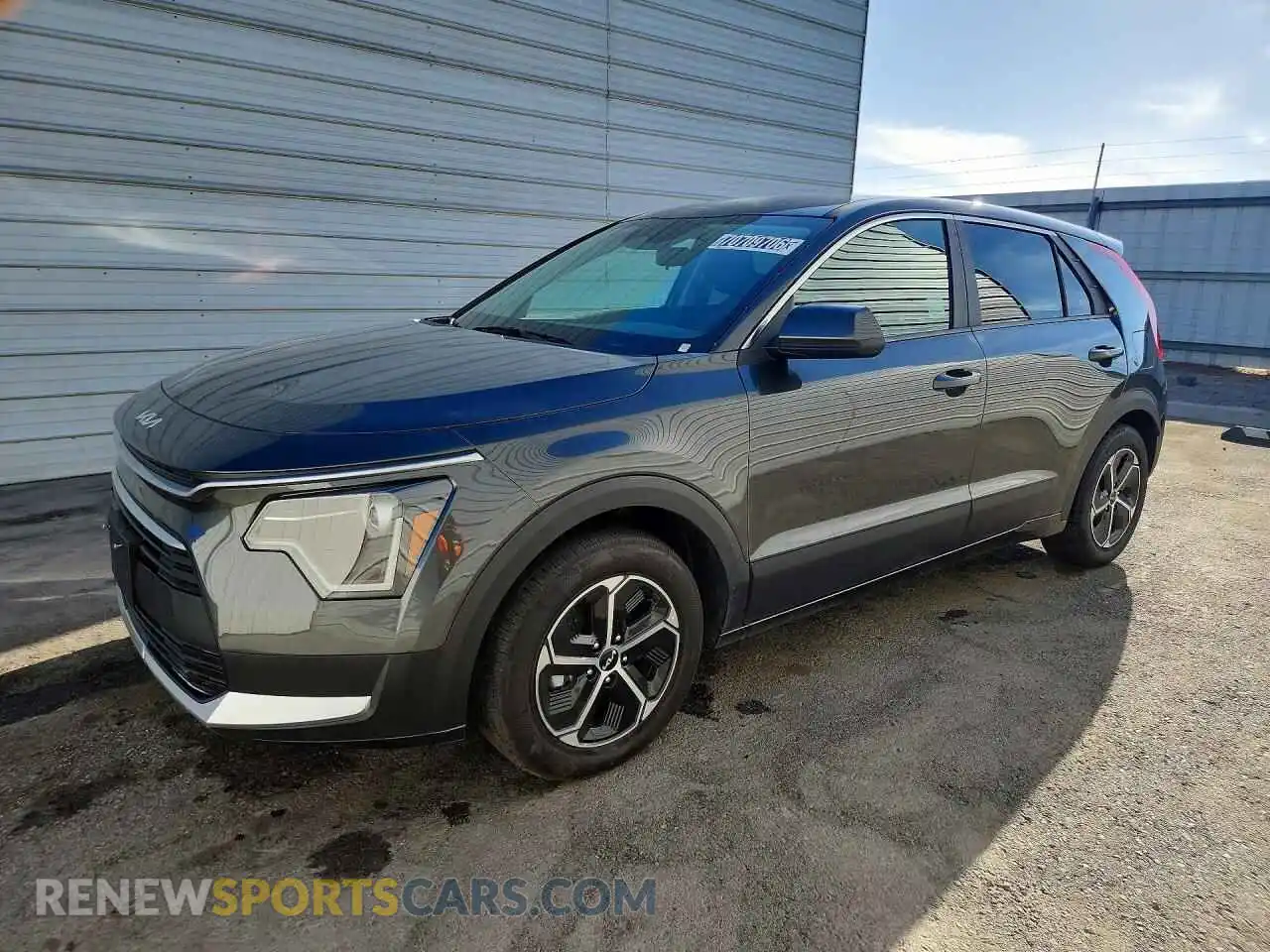 1 Photograph of a damaged car KNDCP3LE0T5331279 KIA NIRO 2026
