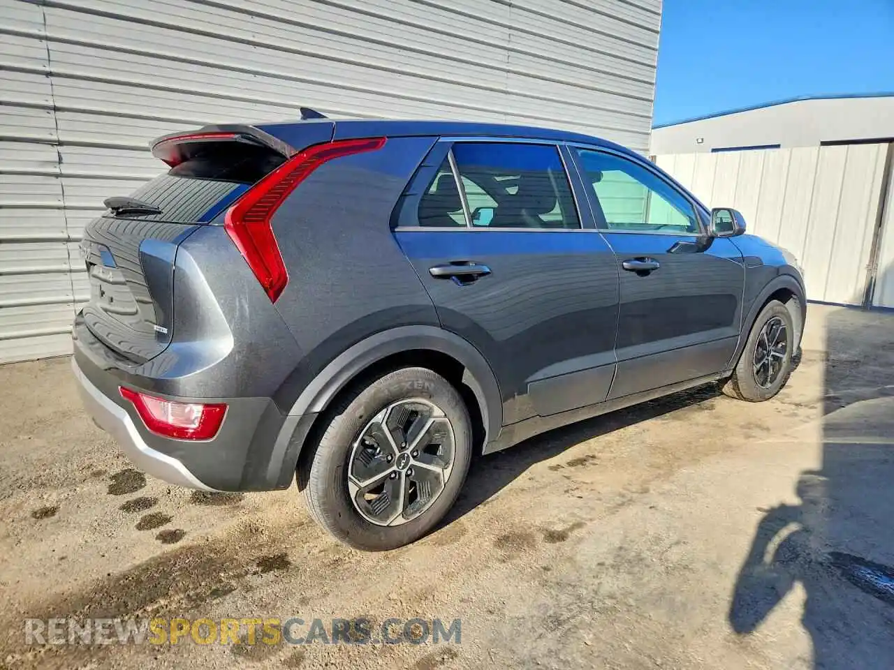 3 Photograph of a damaged car KNDCP3LE0T5331279 KIA NIRO 2026