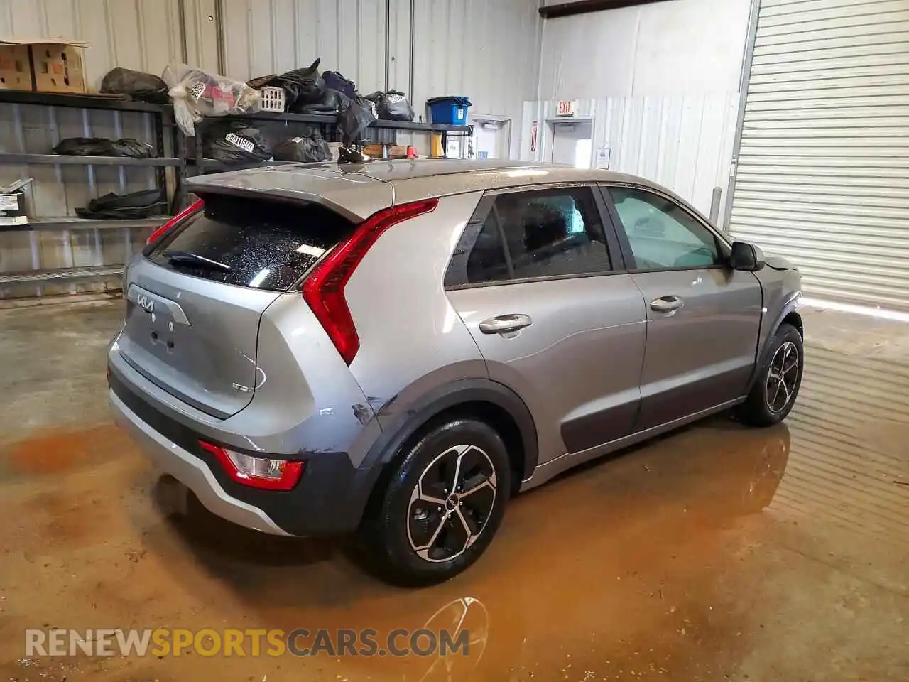 3 fotografías del automóvil dañado KNDCP3LE0T5362127 KIA NIRO 2026