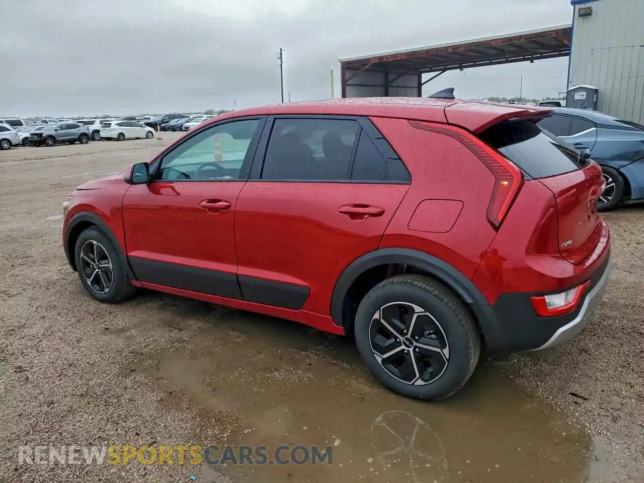 2 fotografías del automóvil dañado KNDCP3LE1T5332926 KIA NIRO 2026