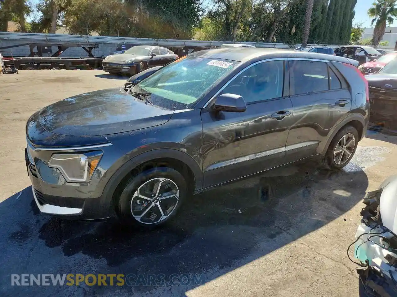 1 Photograph of a damaged car KNDCP3LE1T5339567 KIA NIRO 2026