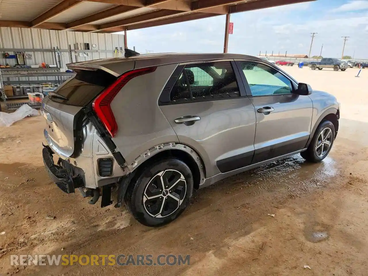 3 Photograph of a damaged car KNDCP3LE2T5331476 KIA NIRO 2026