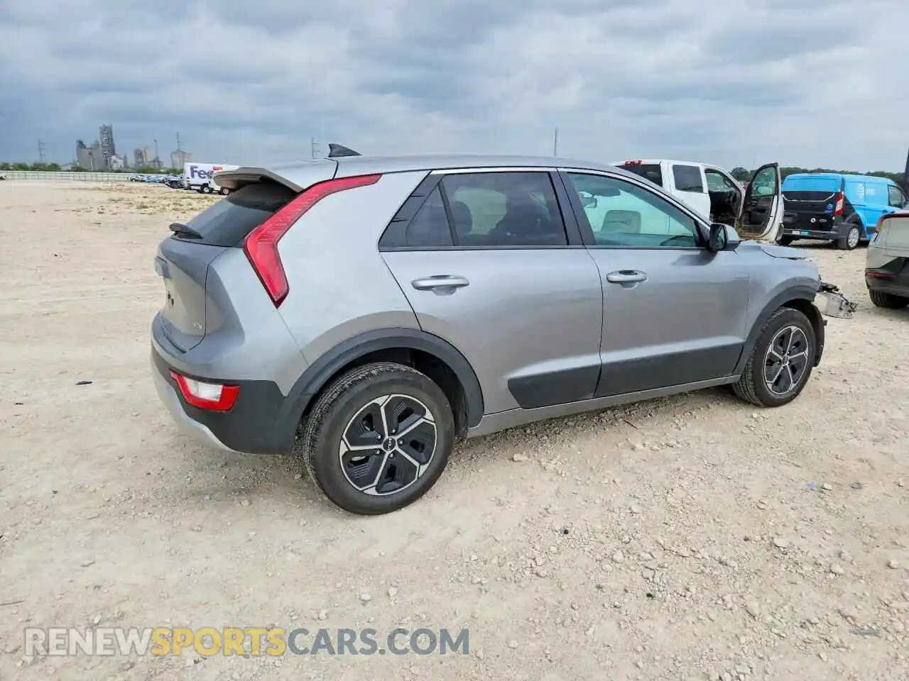 3 Photograph of a damaged car KNDCP3LE2T5358645 KIA NIRO 2026