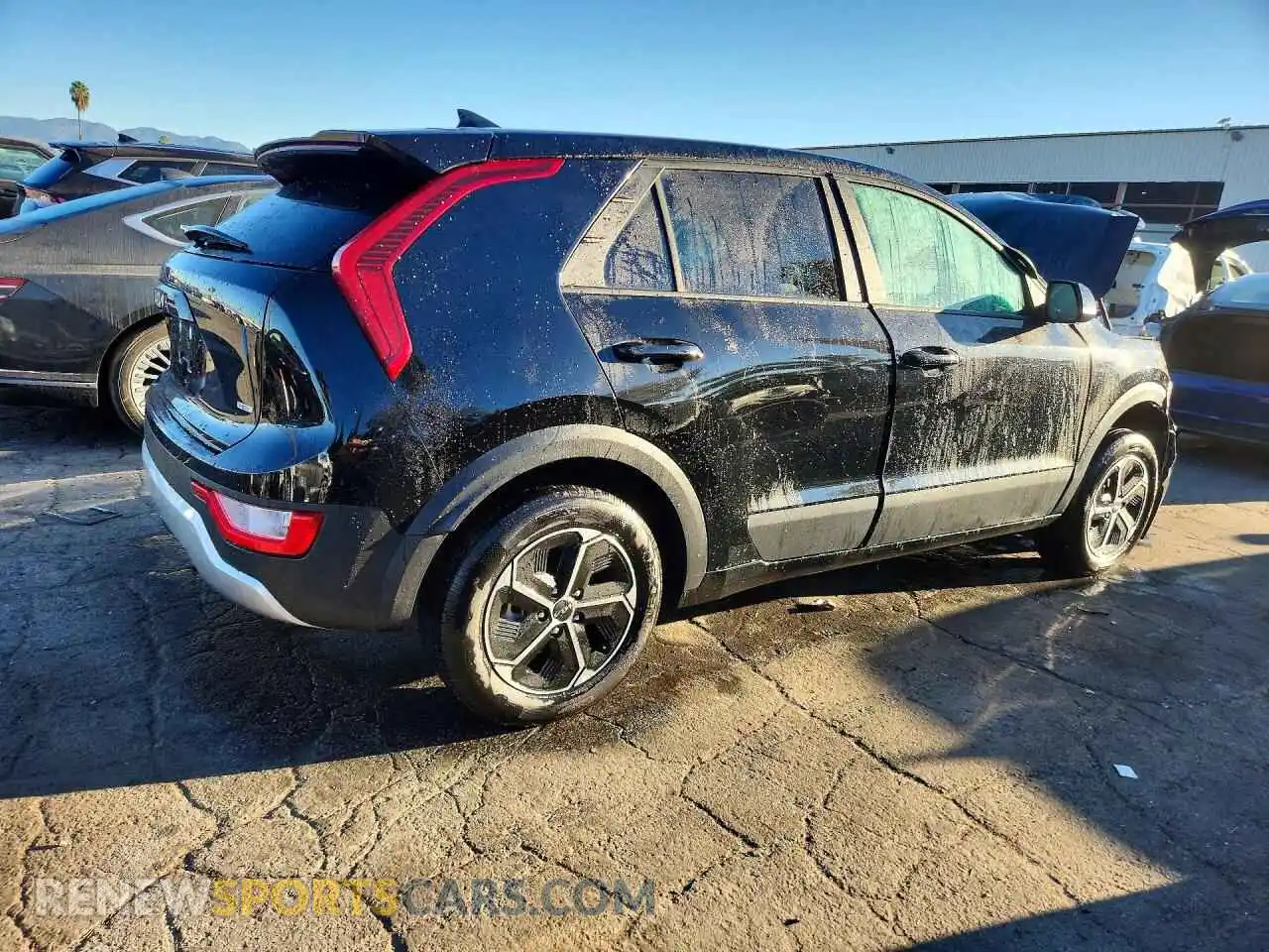 3 Фотография поврежденного автомобиля KNDCP3LE2T5359939 KIA NIRO 2026