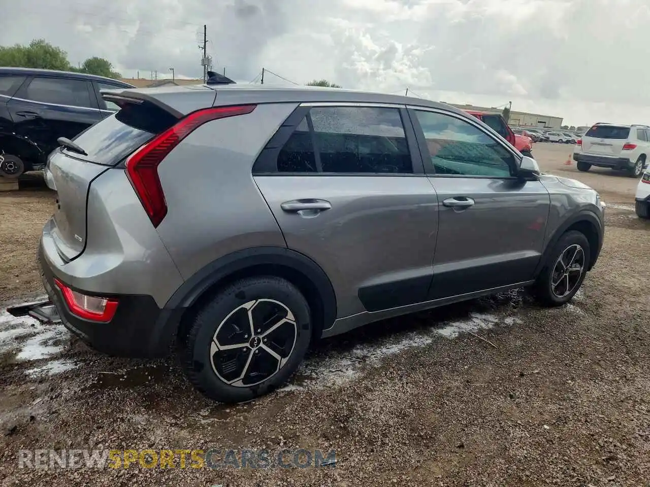3 Фотография поврежденного автомобиля KNDCP3LE2T5361786 KIA NIRO 2026