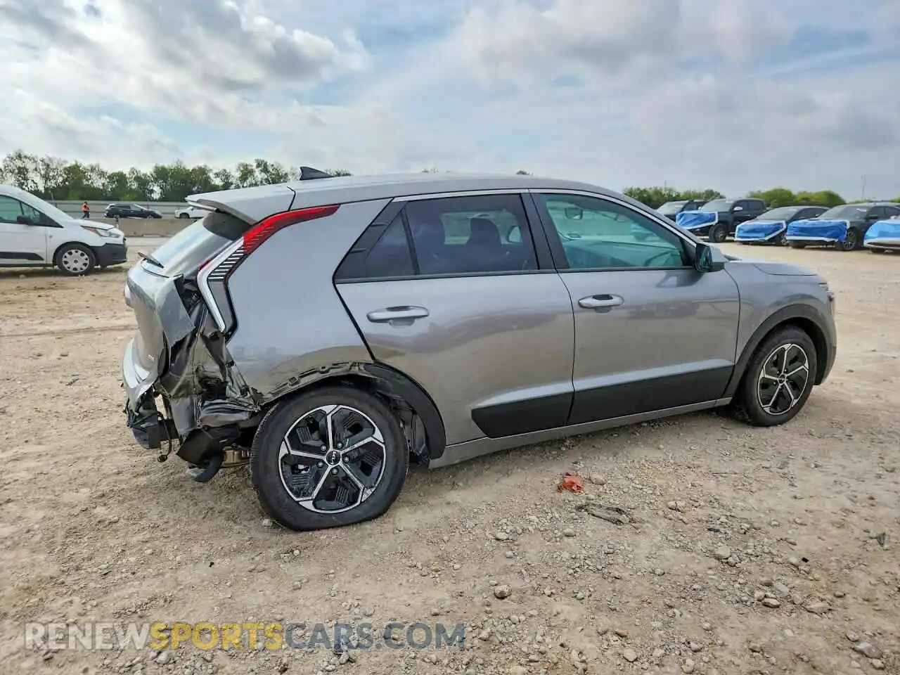 3 Photograph of a damaged car KNDCP3LE3T5361361 KIA NIRO 2026
