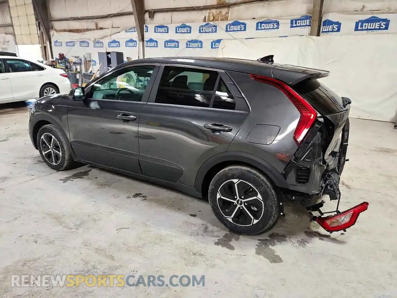 2 fotografías del automóvil dañado KNDCP3LE4T5316896 KIA NIRO 2026