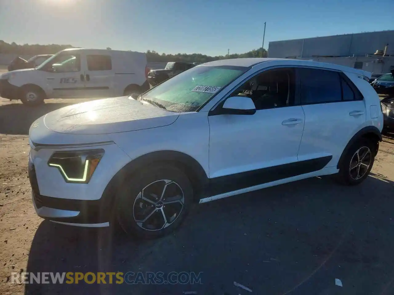 1 Photograph of a damaged car KNDCP3LE4T5320463 KIA NIRO 2026