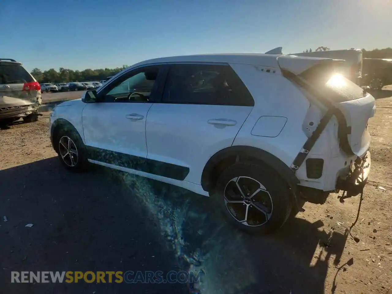 2 Photograph of a damaged car KNDCP3LE4T5320463 KIA NIRO 2026