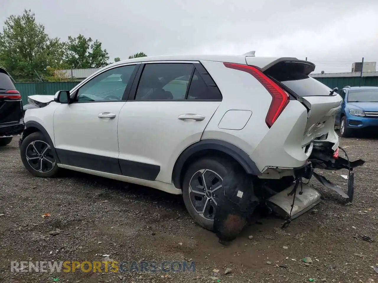 2 Photograph of a damaged car KNDCP3LE4T5325081 KIA NIRO 2026
