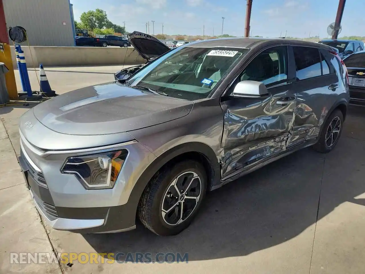 1 Photograph of a damaged car KNDCP3LE4T5361708 KIA NIRO 2026