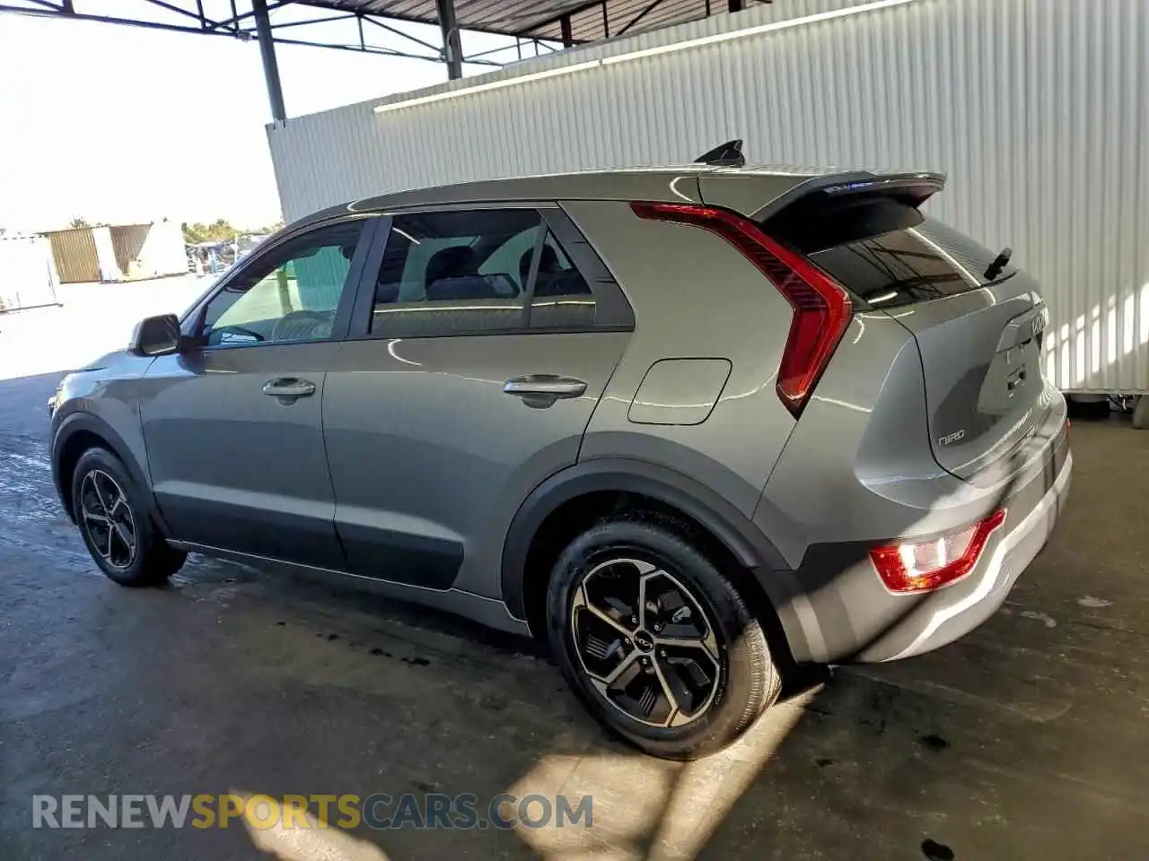 2 Photograph of a damaged car KNDCP3LE5T5325395 KIA NIRO 2026