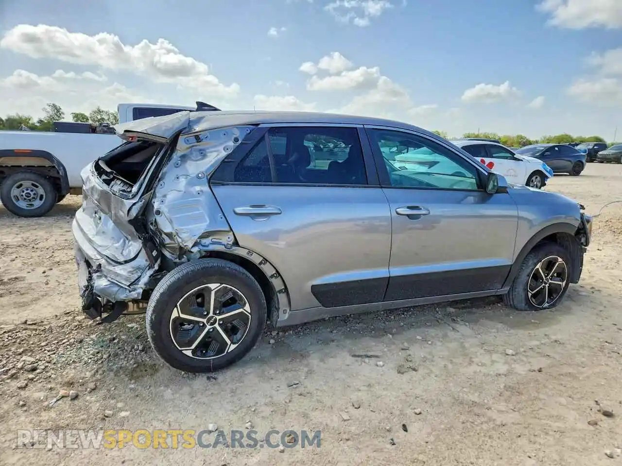 3 Photograph of a damaged car KNDCP3LE7T5342859 KIA NIRO 2026
