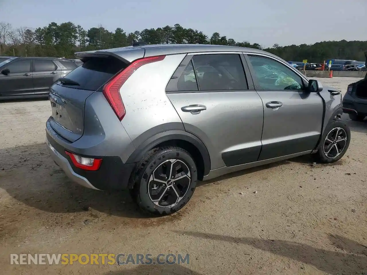 3 Photograph of a damaged car KNDCP3LE9T5328171 KIA NIRO 2026
