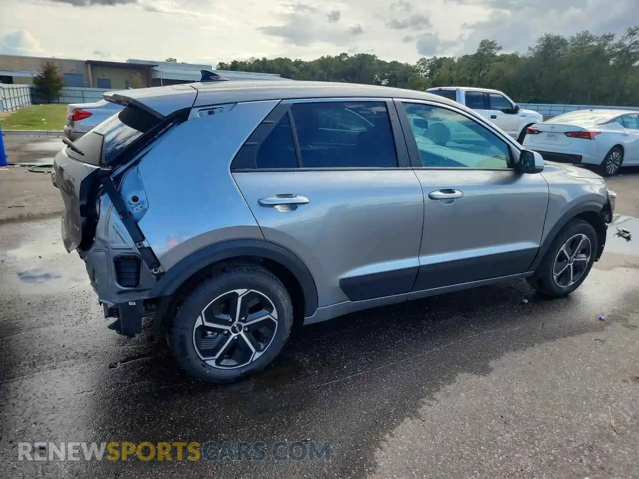 3 Фотография поврежденного автомобиля KNDCP3LE9T5331023 KIA NIRO 2026