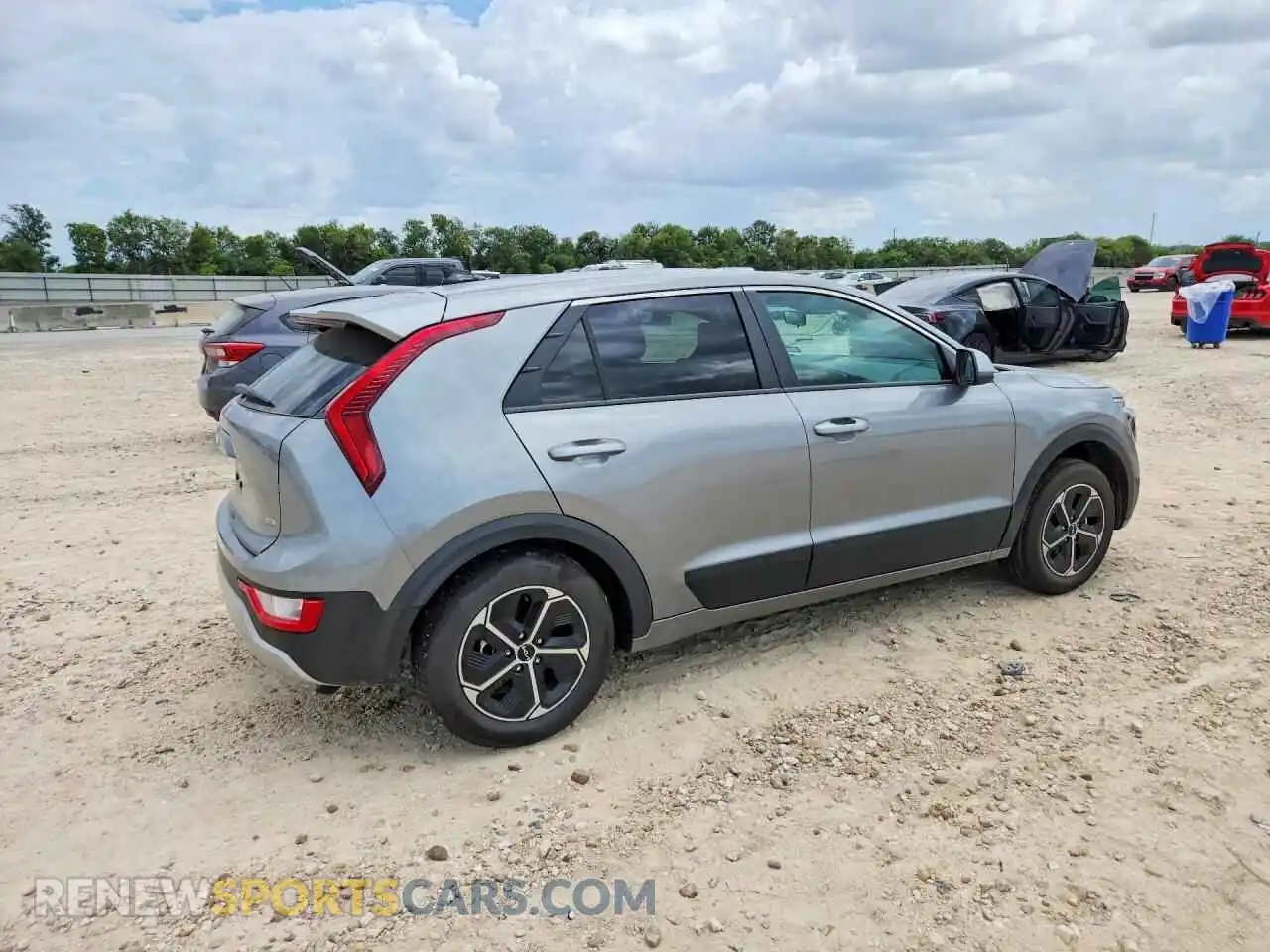 3 Photograph of a damaged car KNDCP3LE9T5362238 KIA NIRO 2026