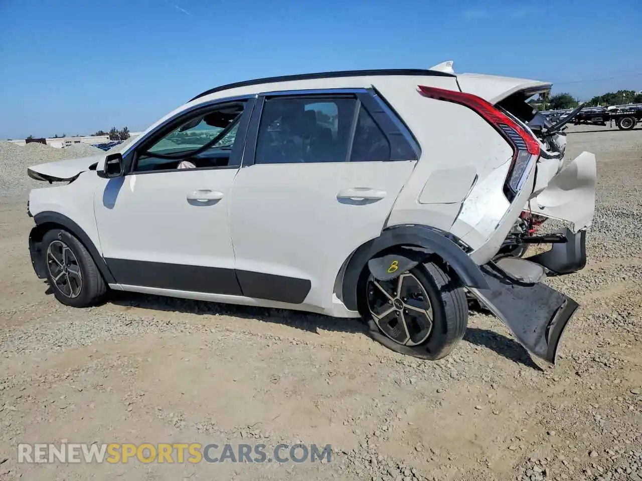 2 Photograph of a damaged car KNDCP3LE9T5378701 KIA NIRO 2026