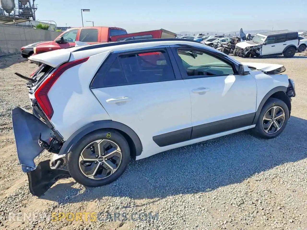 3 Photograph of a damaged car KNDCP3LE9T5378701 KIA NIRO 2026