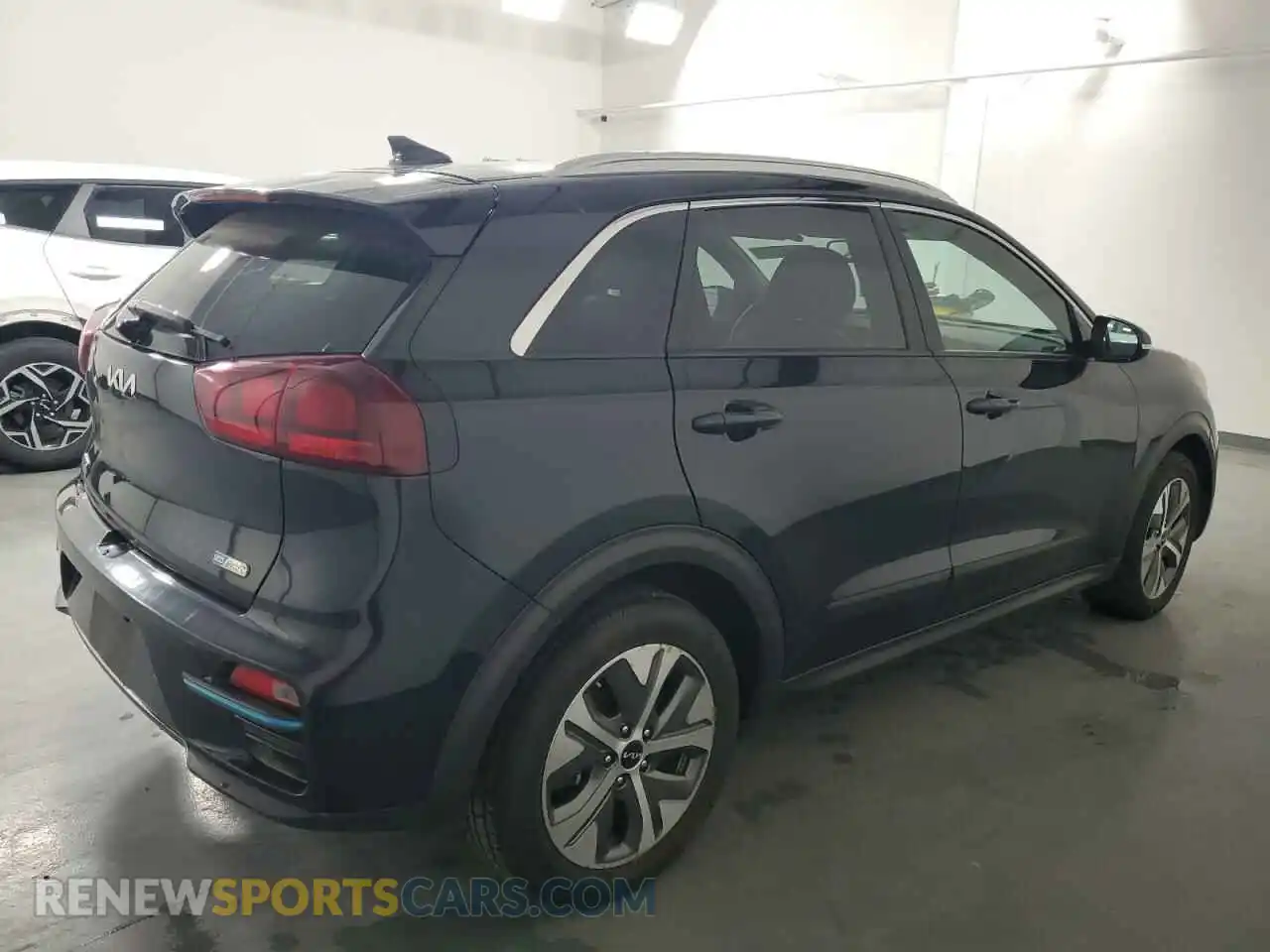 3 Photograph of a damaged car KNDCC3LG3N5159572 KIA NIRO S 2022