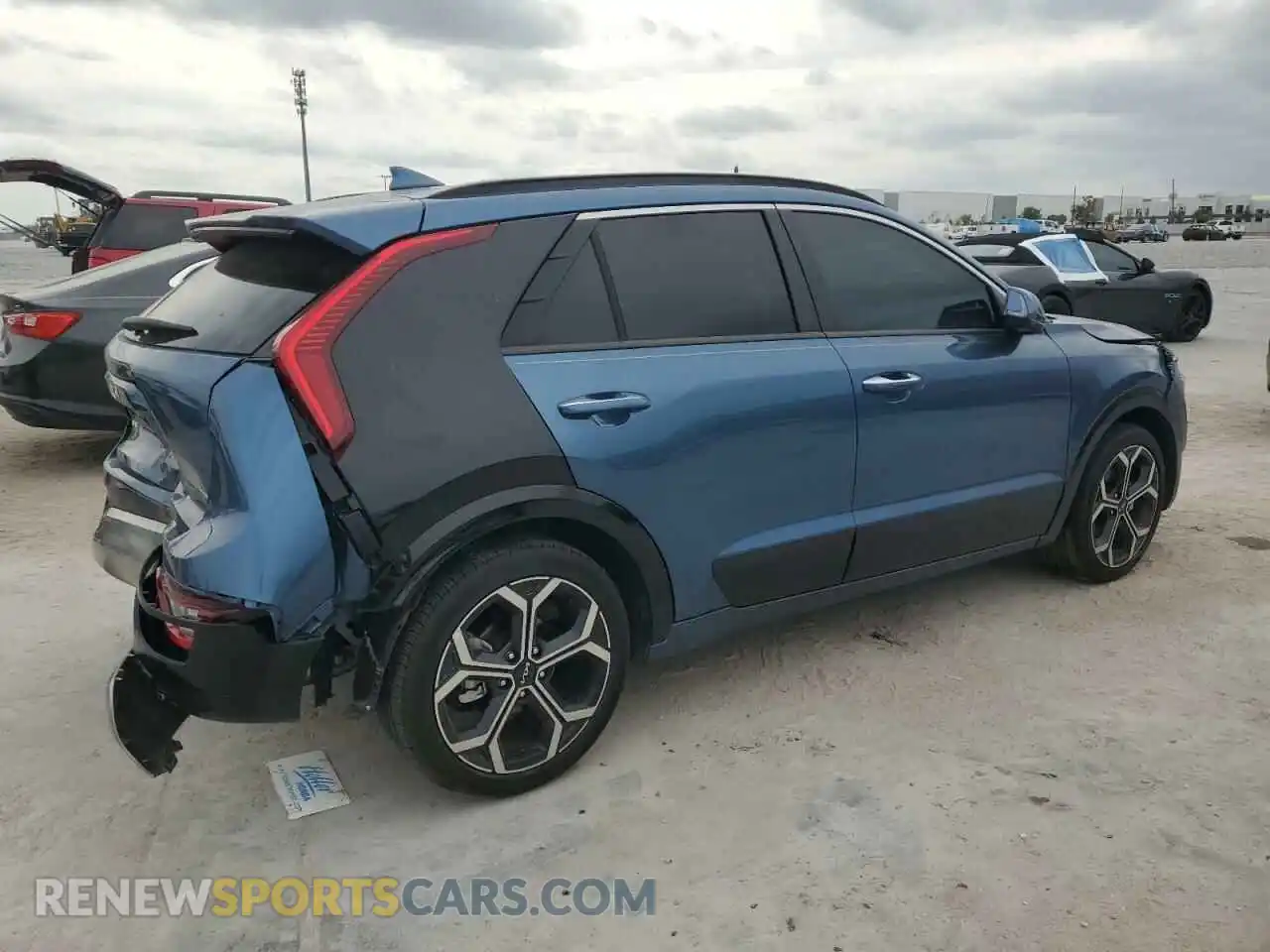 3 fotografías del automóvil dañado KNDCT3LE3R5120758 KIA NIRO SX 2024