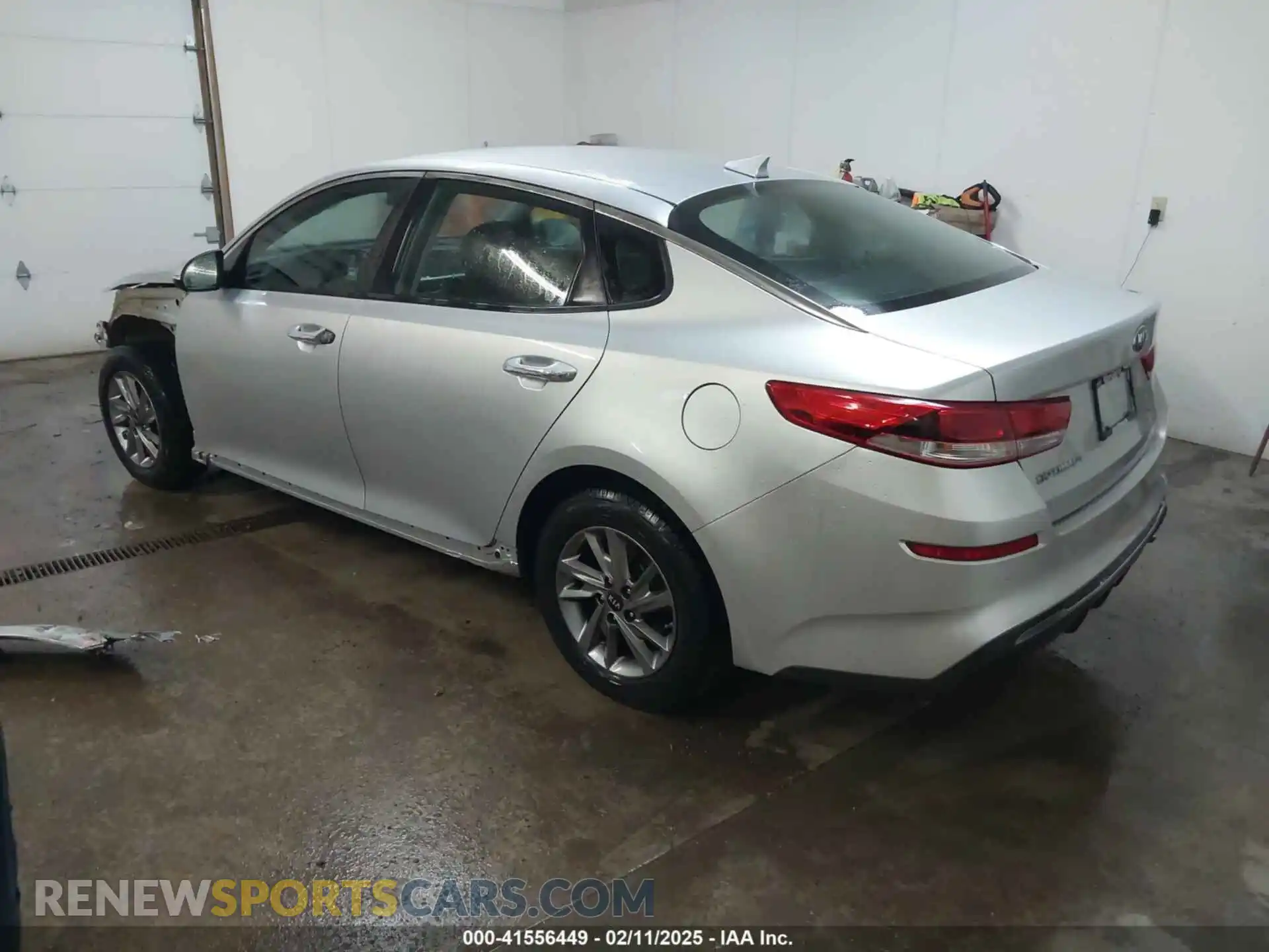 3 Photograph of a damaged car 5XXGT4L30KG290244 KIA OPTIMA 2019