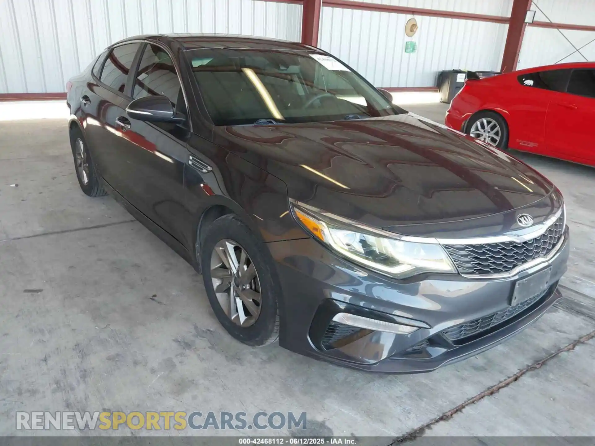 1 Photograph of a damaged car 5XXGT4L31KG324949 KIA OPTIMA 2019