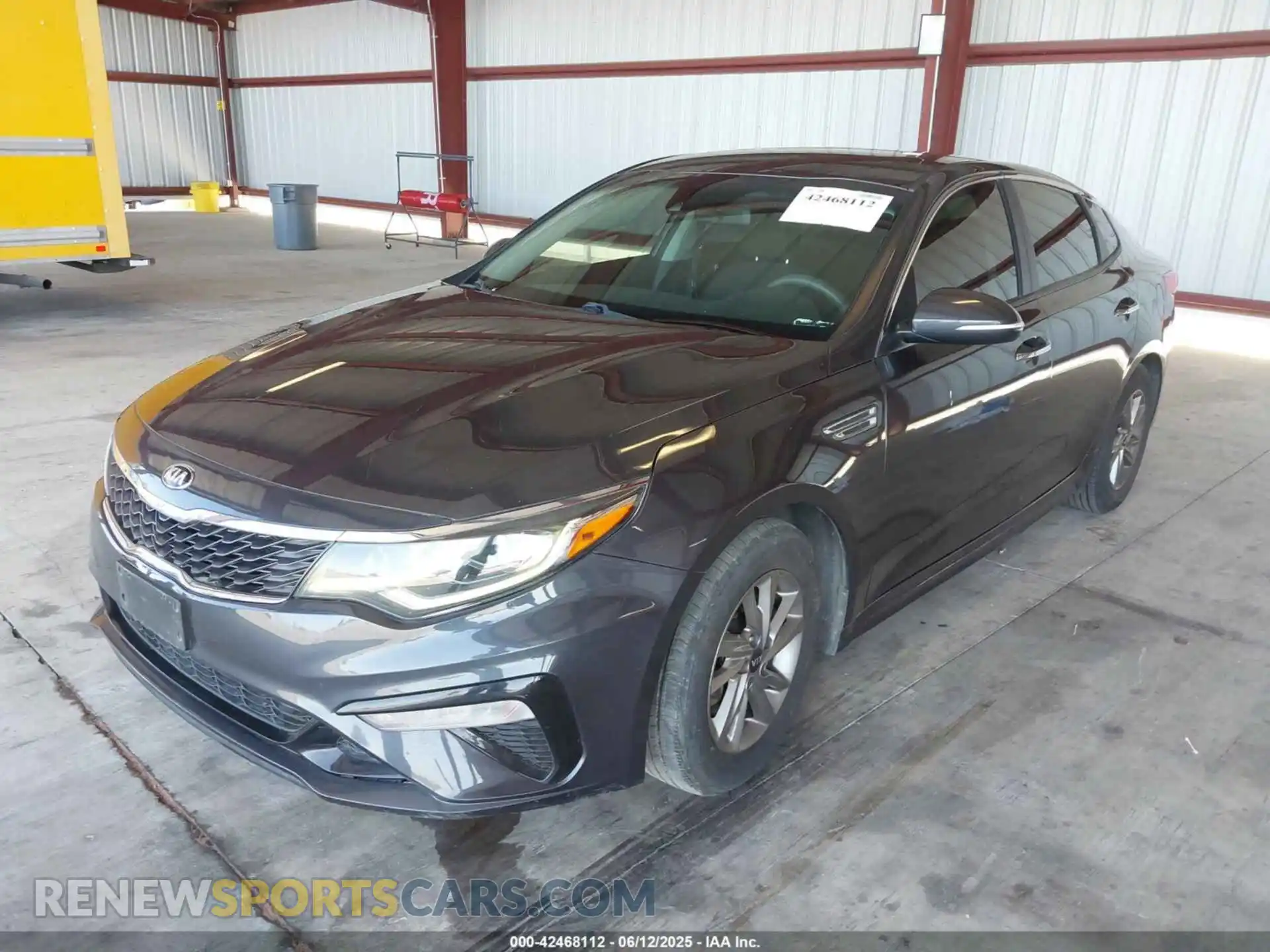 2 Photograph of a damaged car 5XXGT4L31KG324949 KIA OPTIMA 2019