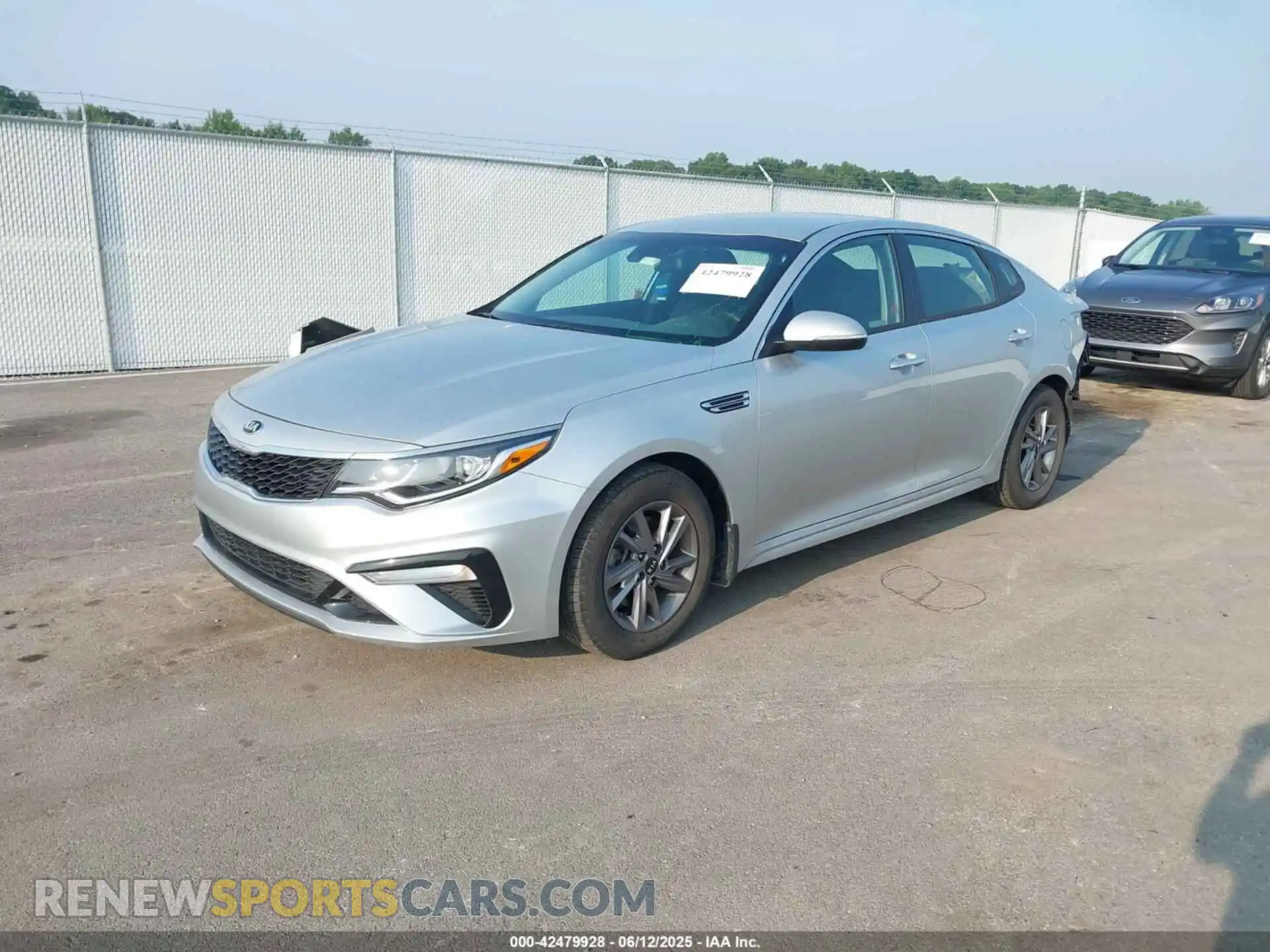 2 Photograph of a damaged car 5XXGT4L31KG324983 KIA OPTIMA 2019