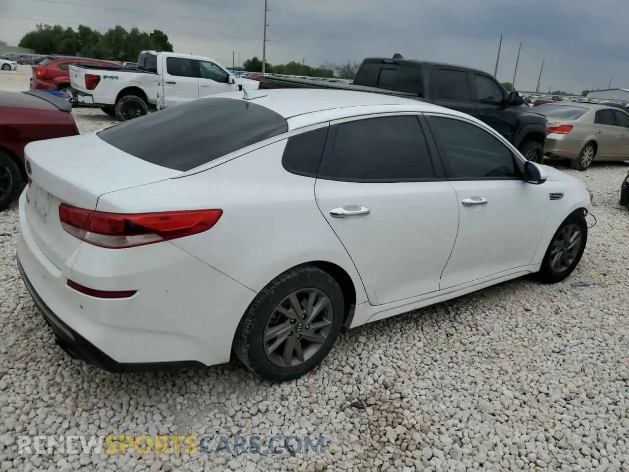 3 Photograph of a damaged car 5XXGT4L31KG338530 KIA OPTIMA 2019