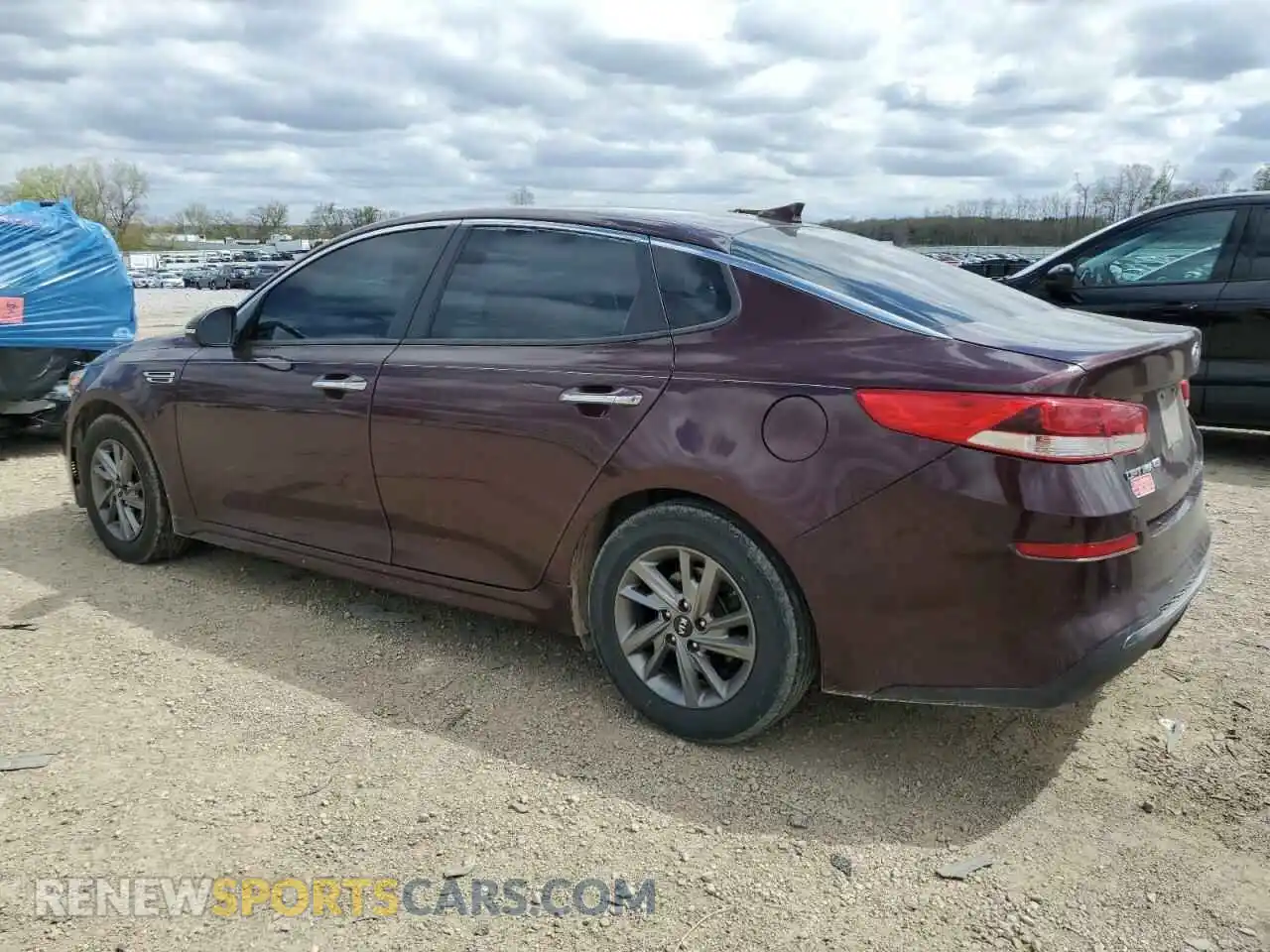 2 fotografías del automóvil dañado 5XXGT4L31KG350841 KIA OPTIMA 2019